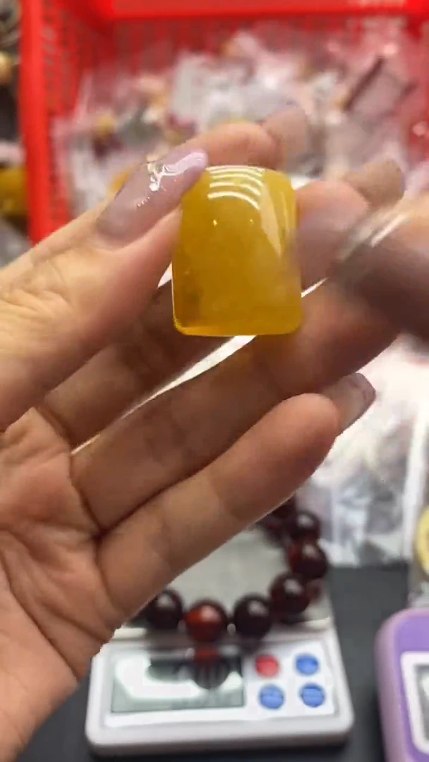 琥珀未镶嵌珠宝奇石1319
