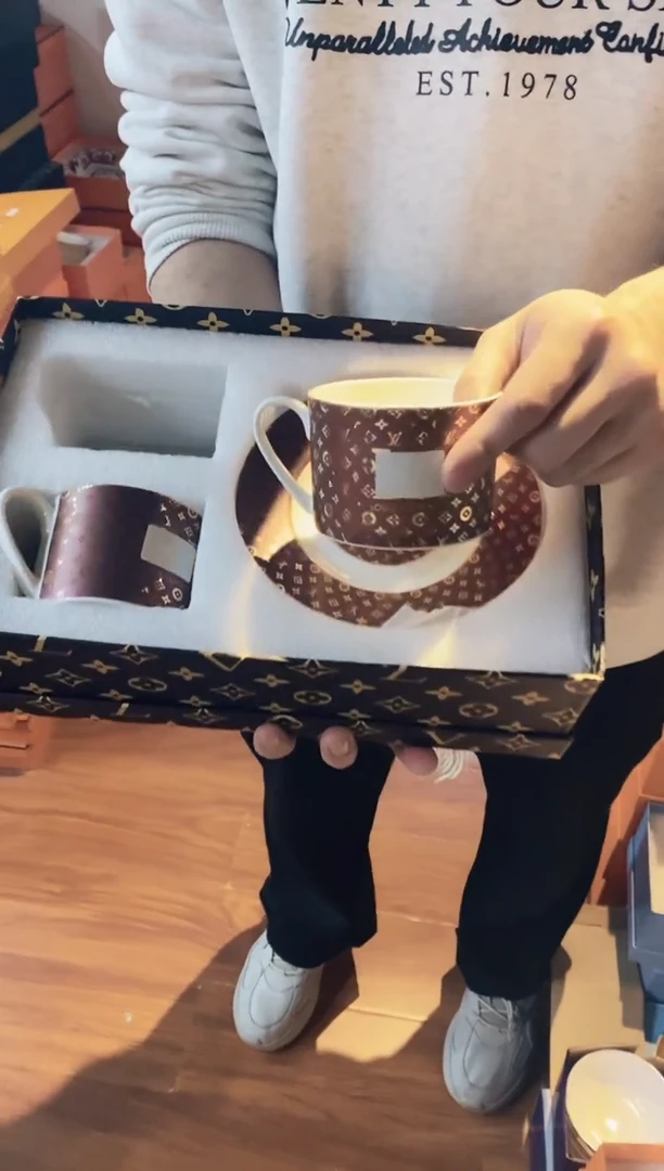 【闪购商品】杯鸿辉家品牌瓷器，京东包邮！