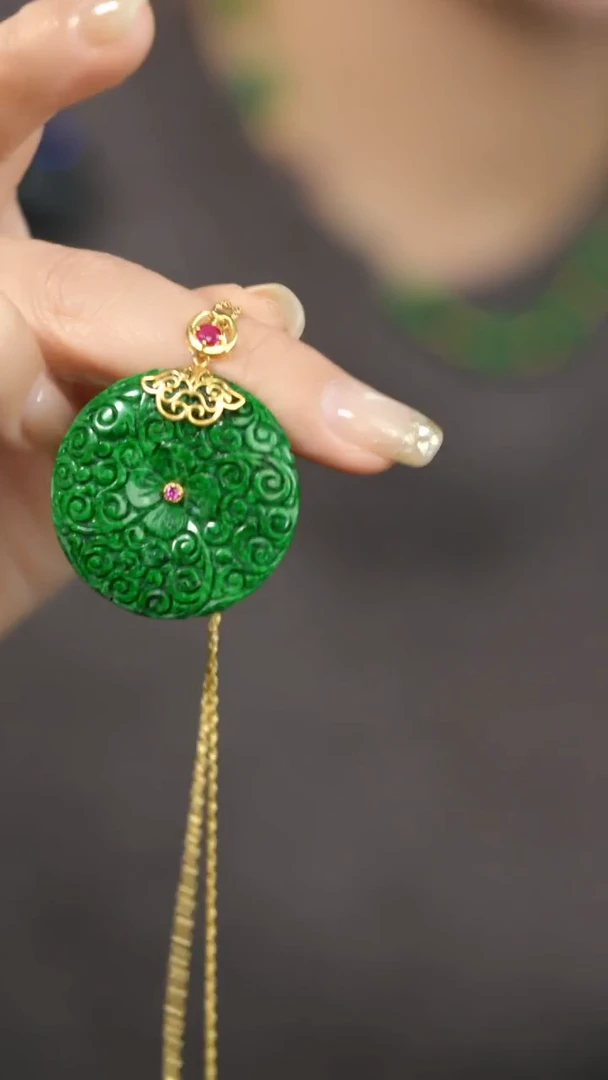 颈饰18K金镶嵌翡翠@FM008110804@