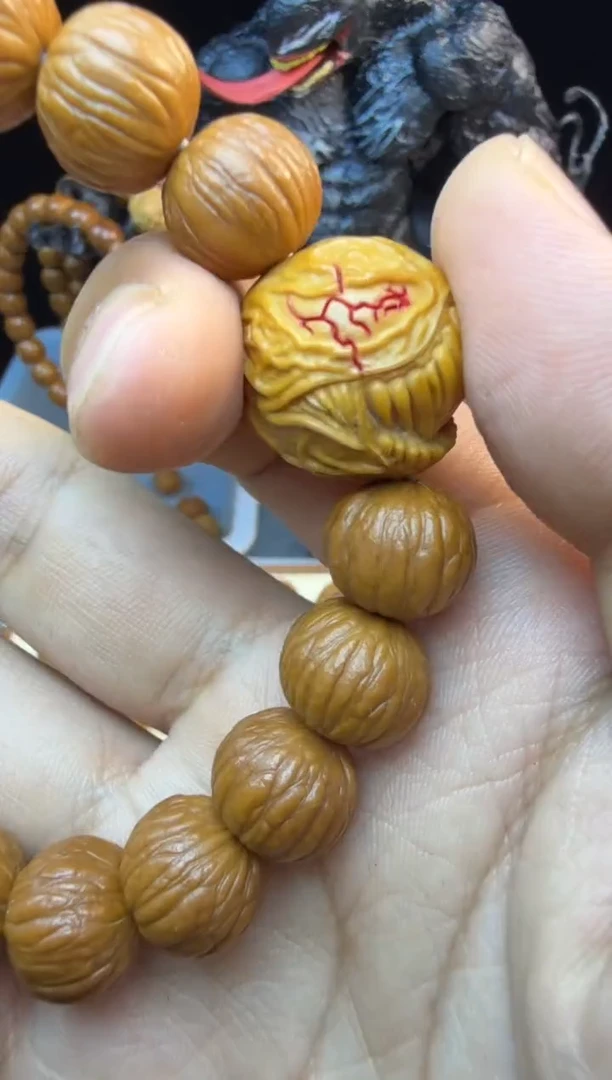 吊坠猴头核桃面具 单颗 雕刻 红色