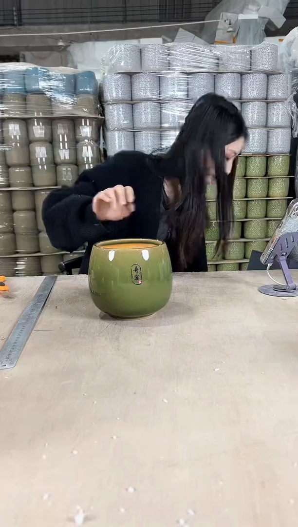 【闪购商品】陶瓷龙蛋裂纹深绿13x13