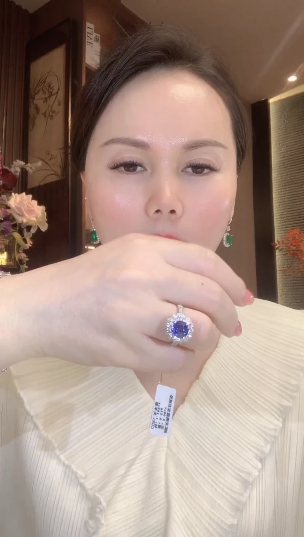 戒指蓝宝石18K金镶嵌C125