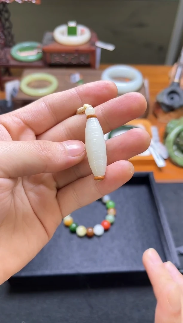 吊坠(不含链)未镶嵌和田玉新疆米达 九眼