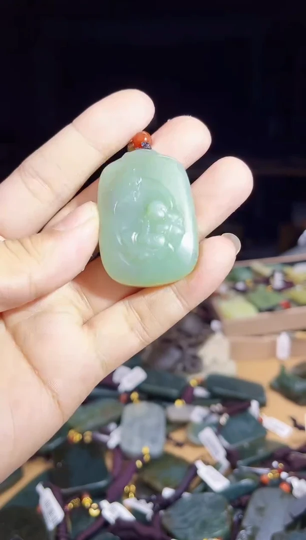 颈饰未镶嵌和田玉1