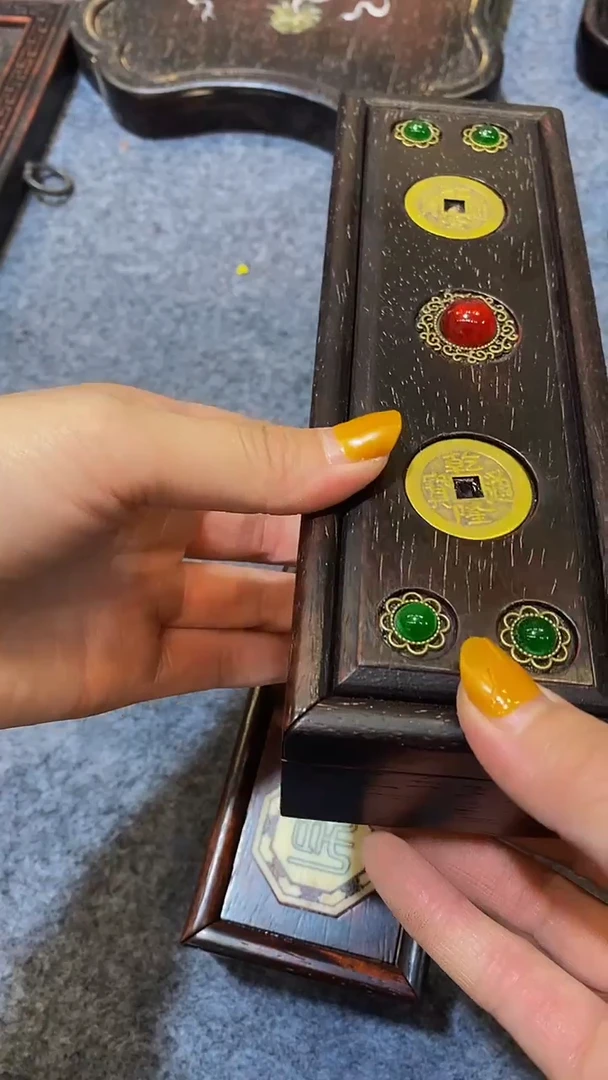 木紫檀雕刻一物一拍