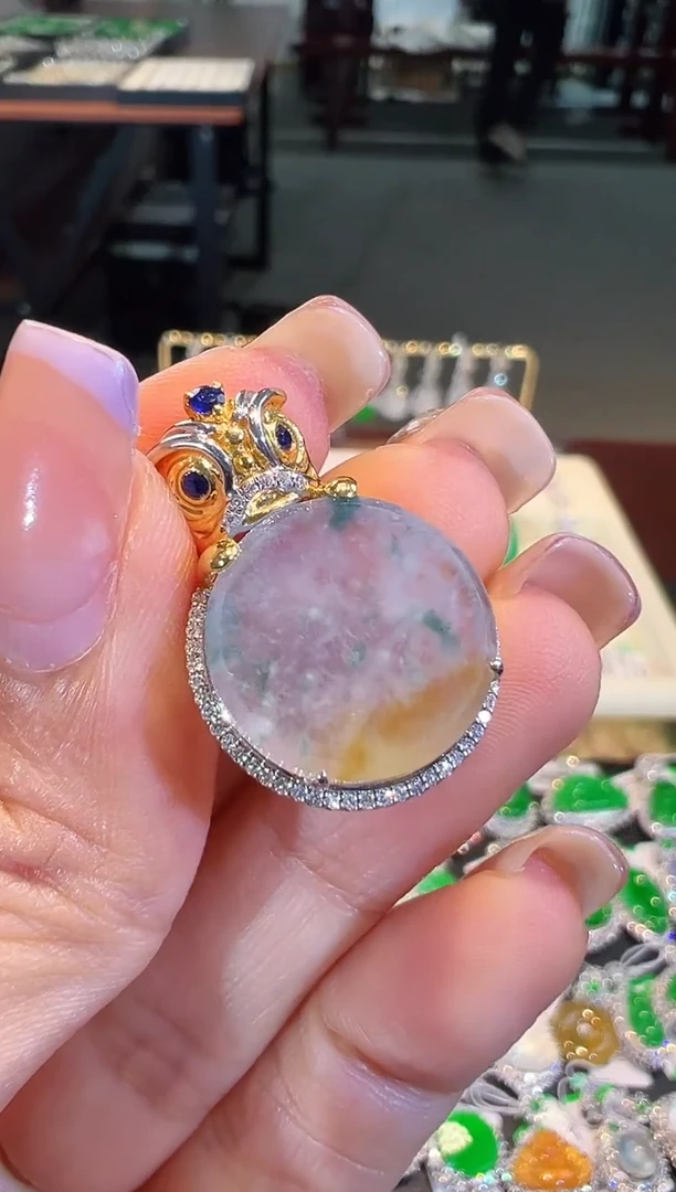 【闪购商品】翡翠吊坠(不含链)18K金镶嵌翡翠