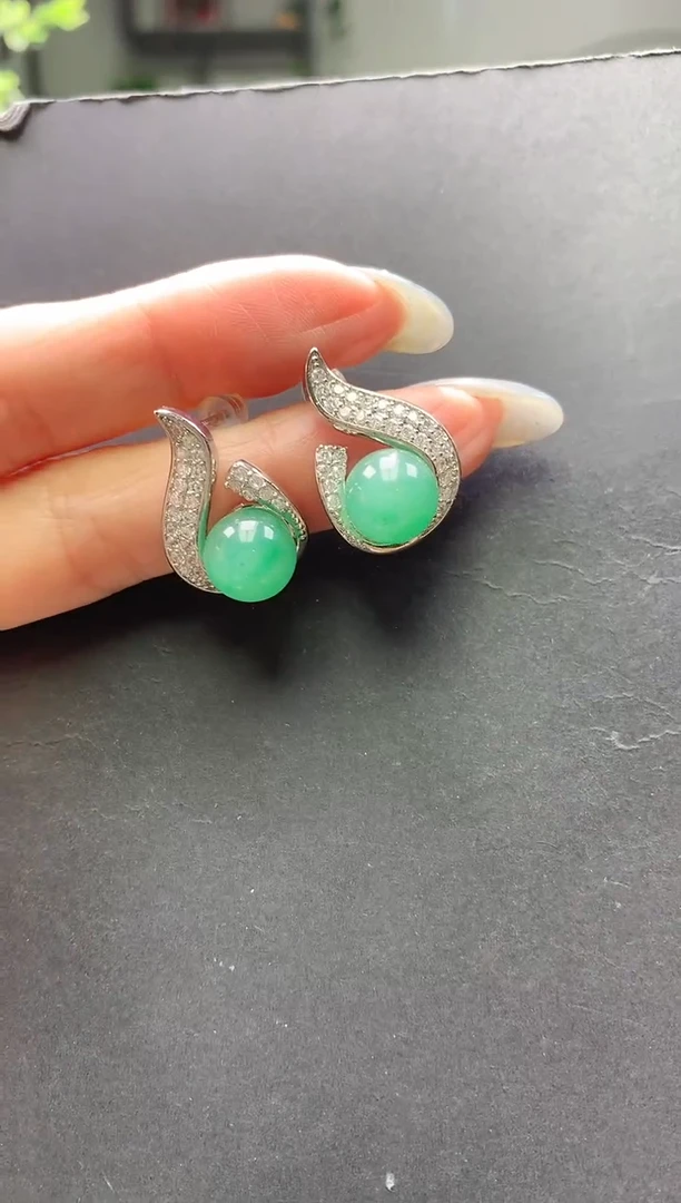 未镶嵌石英质玉耳钉耳钉