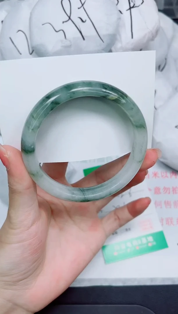 石英质玉手镯未镶嵌116-58