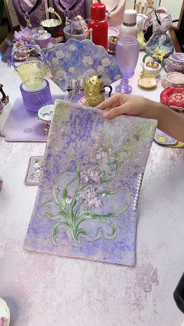 146鸢尾花钉珠茶席