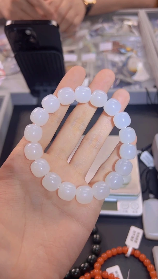 未镶嵌手串和田玉等****呀野牛沟白玉12mm手串