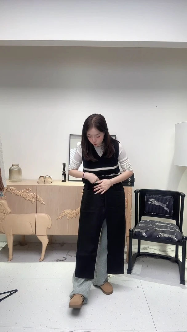 黑色七分直筒牛仔裤（27码）