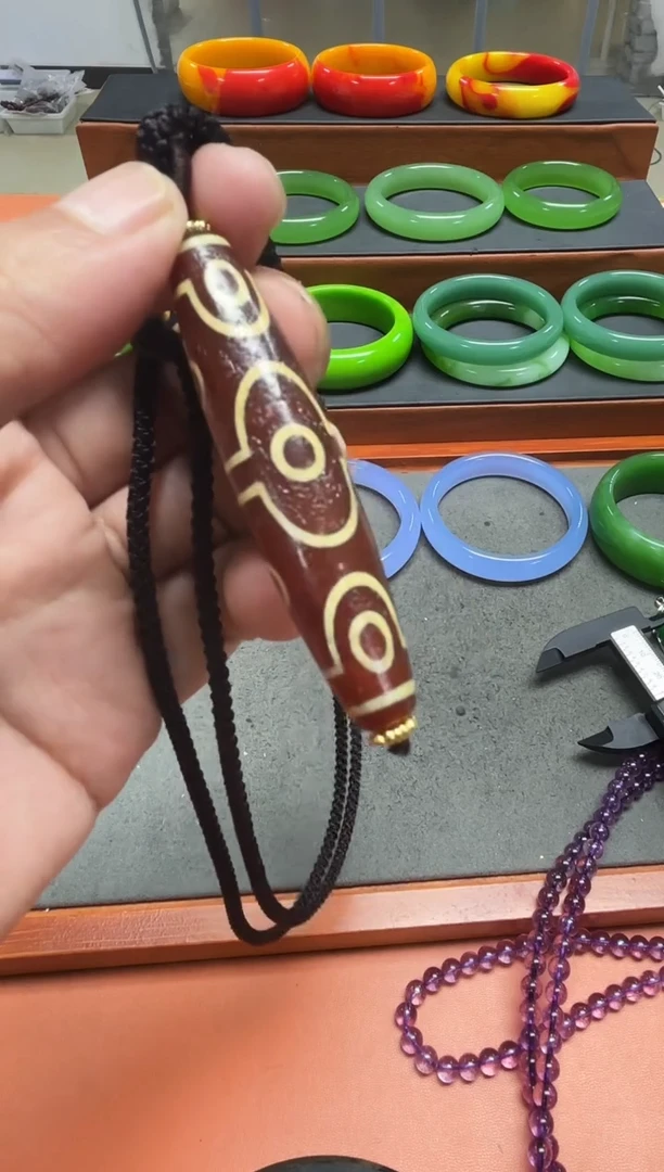 1016号褐色四眼大珠