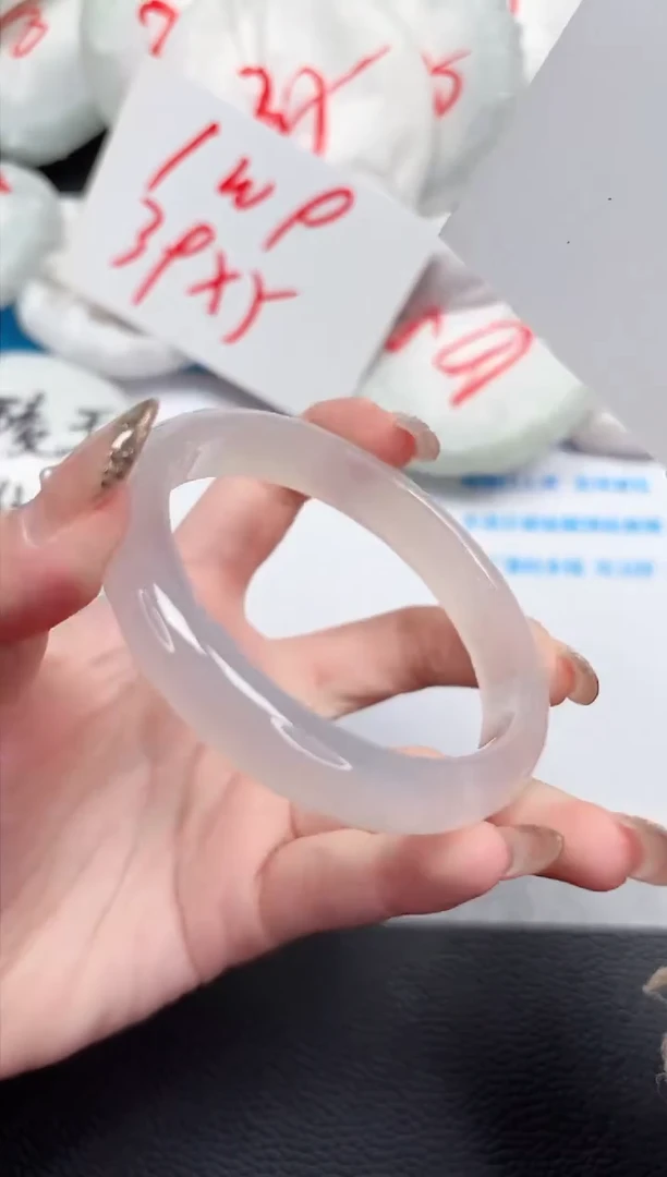 【闪购商品】石英质玉手镯未镶嵌257-58.6