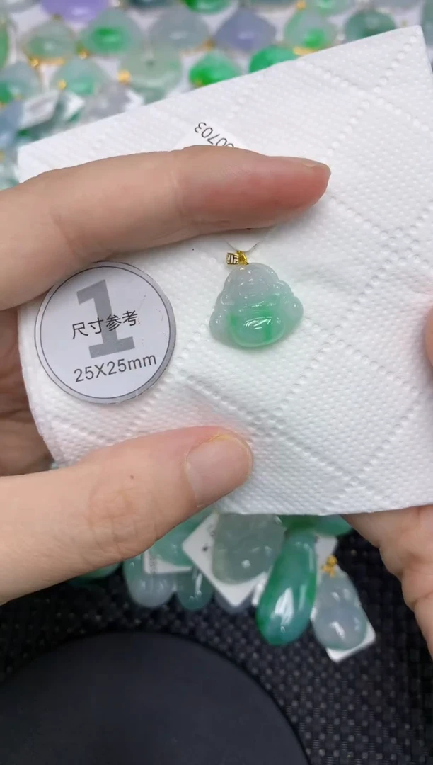 颈饰18K金镶嵌翡翠111111111