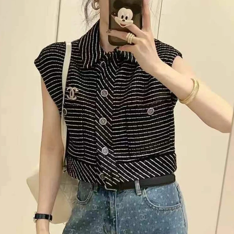 99新 Chanel/香奈儿 38码23P黑白条纹编织马甲，双C钻扣
