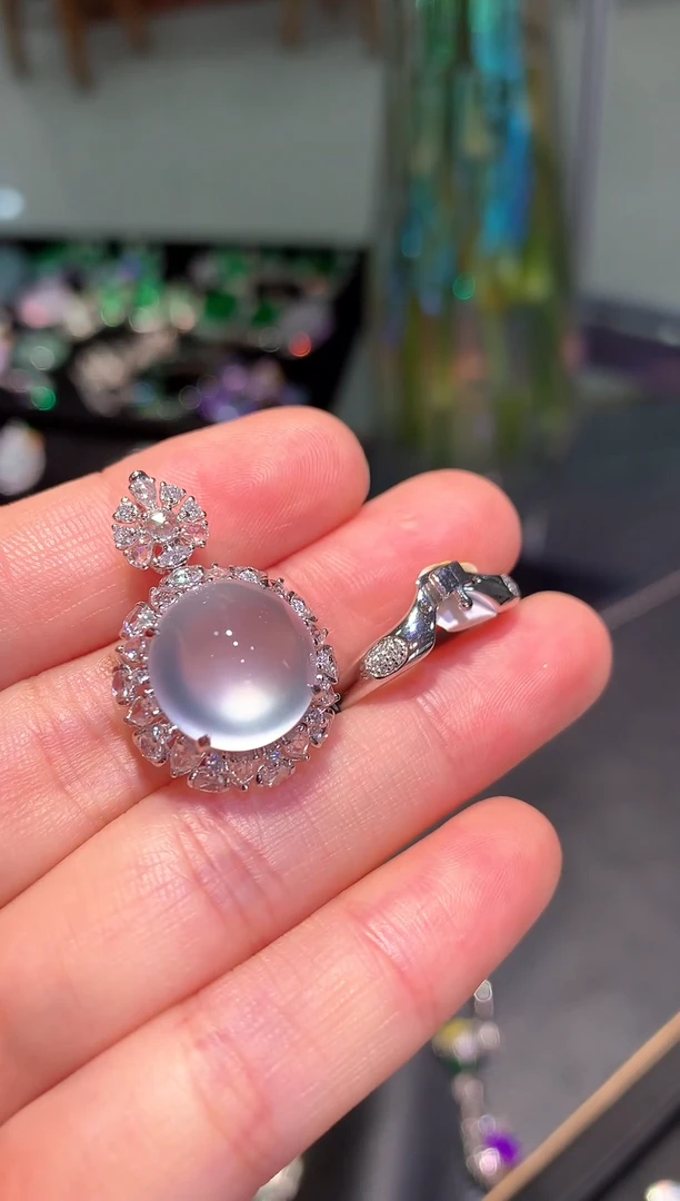 18K金镶嵌翡翠耳饰玻璃种蛋面吊坠戒指两用