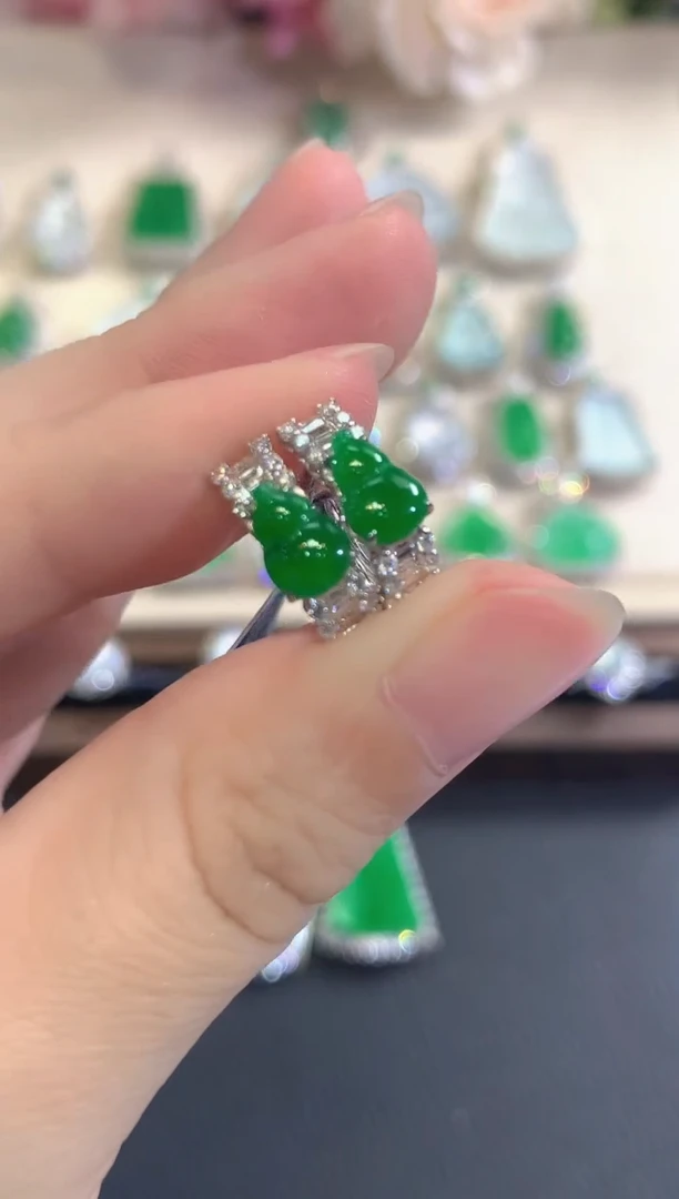 18K金镶嵌翡翠耳饰春日珠宝 D36