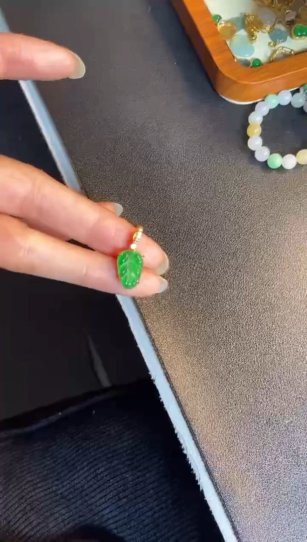 吊坠(不含链)银S925镶嵌翡翠1