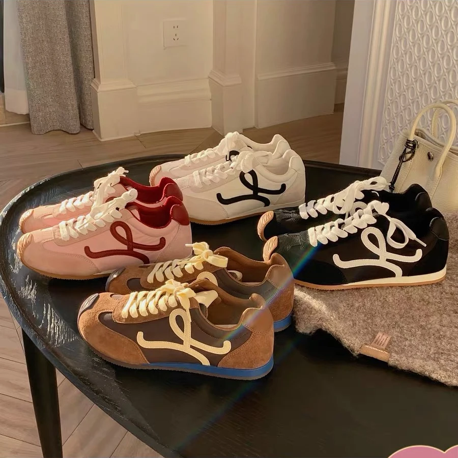 王一博同款不对称大鞋头系带休闲鞋2025年春季新款风阿甘德训鞋女