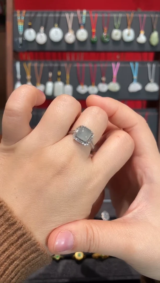 颈饰银S925镶嵌翡翠戒指