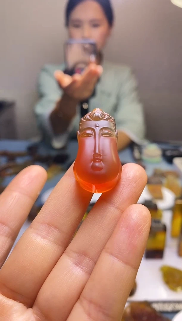 未镶嵌颈饰琥珀SN38-72（佛脸）