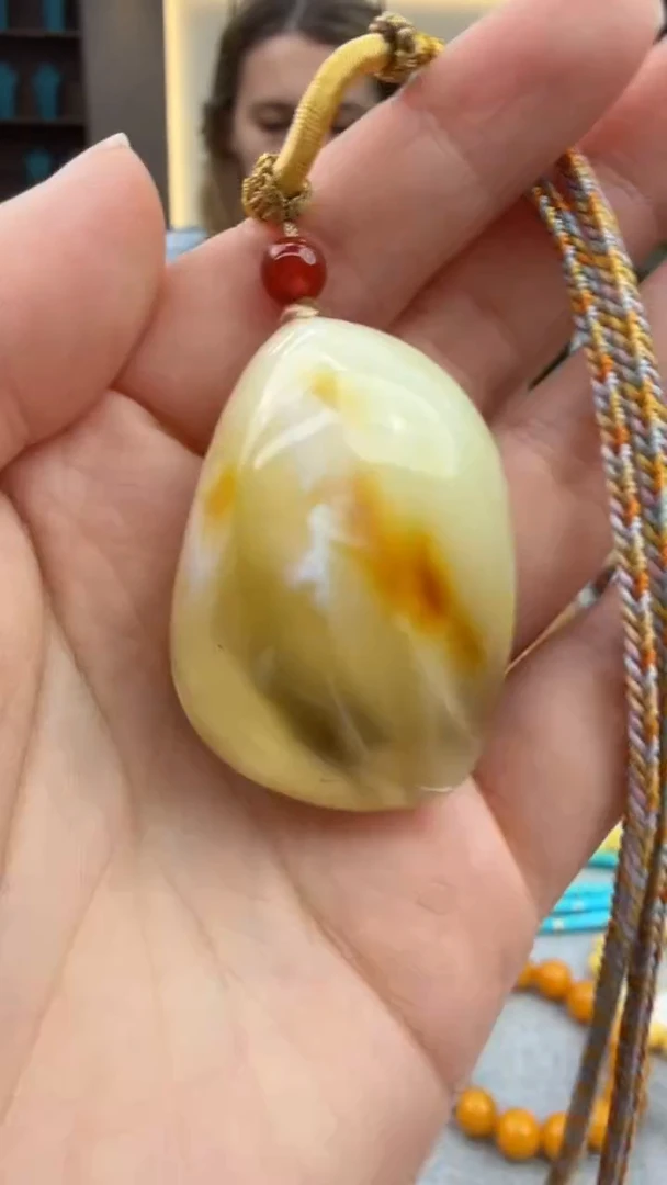 琥珀颈饰未镶嵌312秒拍号 假一罚三