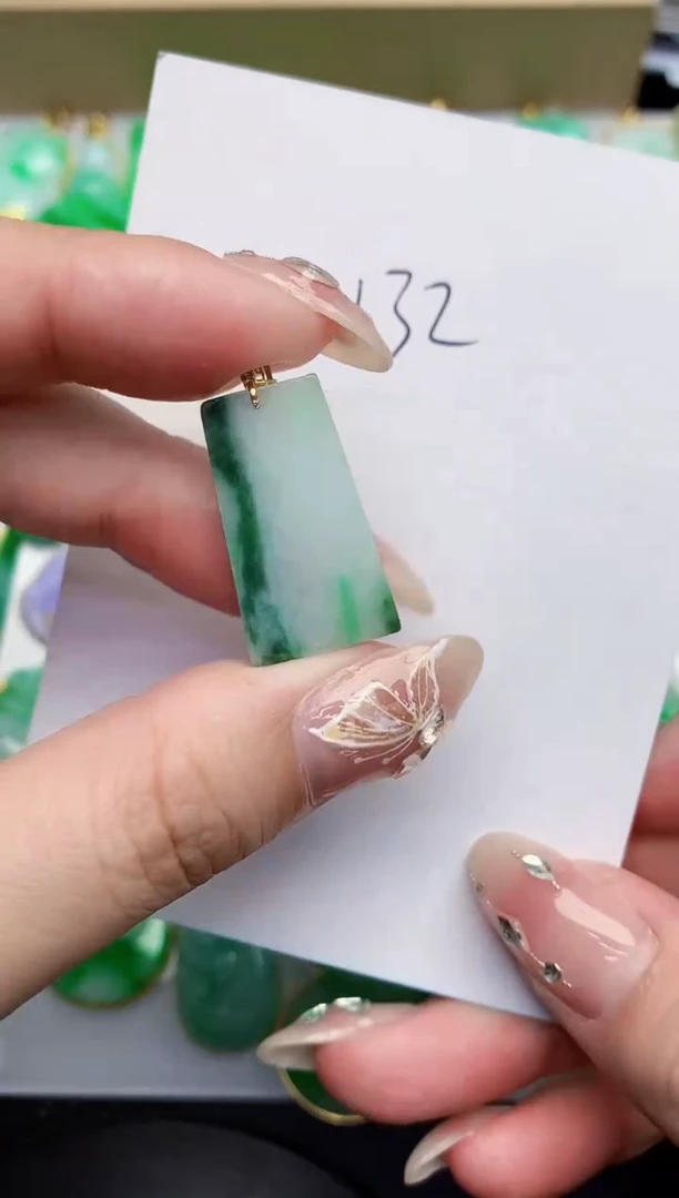 【闪购商品】翡翠颈饰18K金镶嵌00000000000