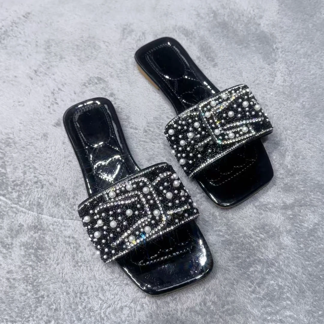 平底网红拖鞋女外穿夏季新款水钻蝴蝶结大码沙滩配裙子一字凉拖鞋