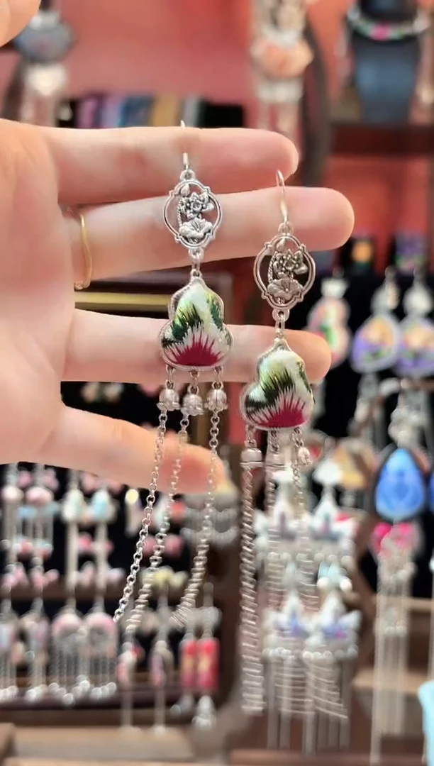 织绣云织谣民族风精美饰品   95