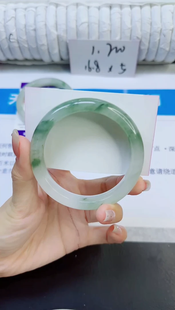 石英质玉手镯未镶嵌64/58