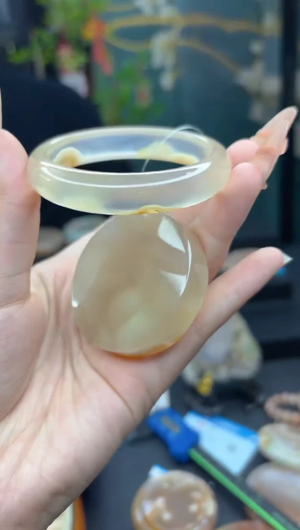 【闪购商品】石英质玉手镯未镶嵌1124（54圈赠送镯心）