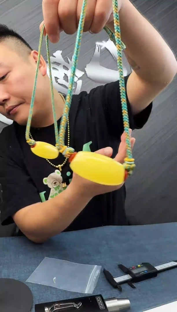 蜜蜡未镶嵌珠宝奇石假一罚十，多样性发其一