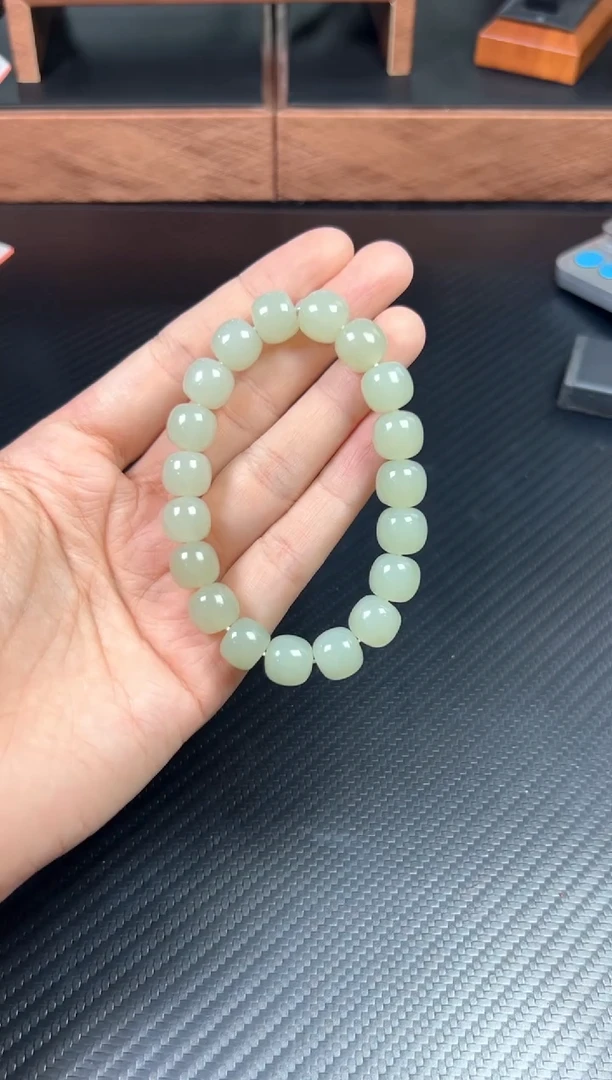 手串未镶嵌和田玉且末微色差近矿9*10