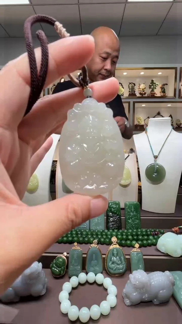 颈饰未镶嵌和田玉苏