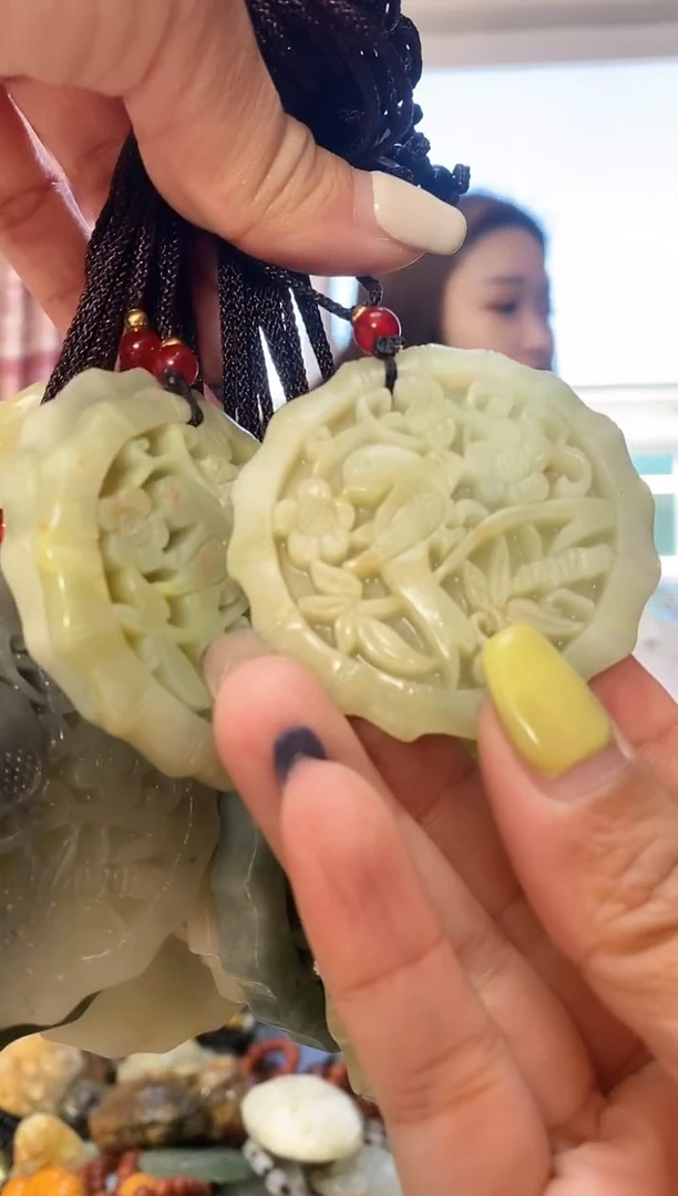 未镶嵌岫玉吊坠多样性发其中之一  挂坠