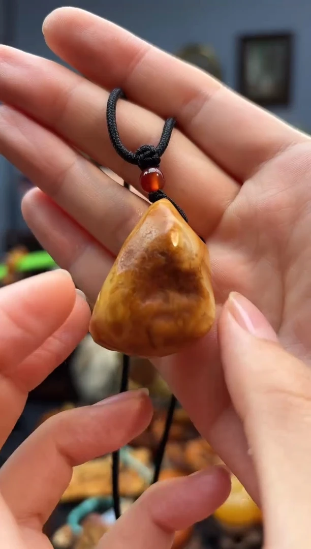 琥珀颈饰未镶嵌吊坠