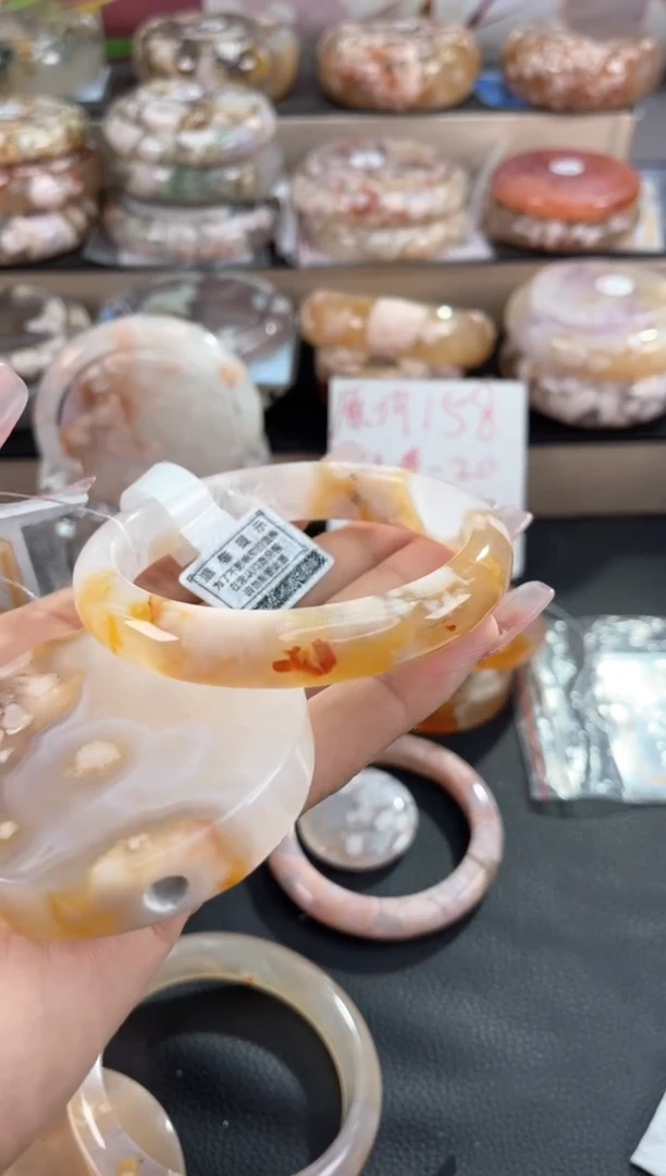 未镶嵌手镯石英质玉61