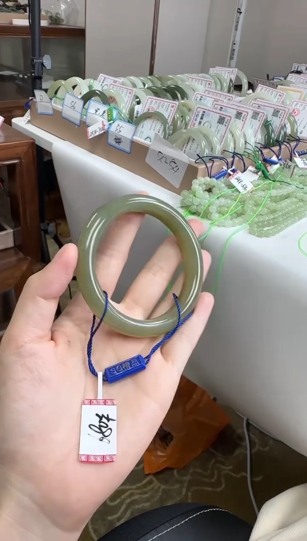 未镶嵌手镯和田玉56