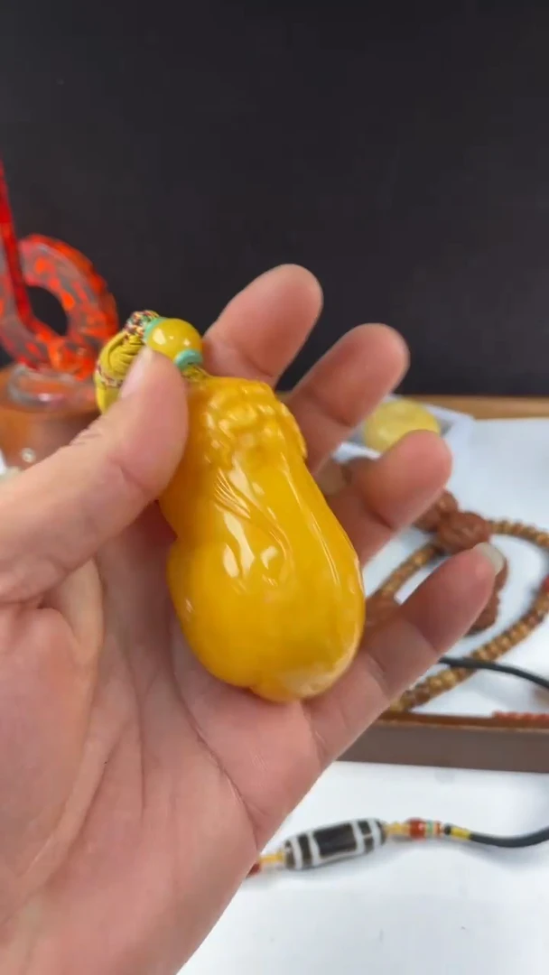 蜜蜡吊坠(赠链)未镶嵌蜜蜡貔貅