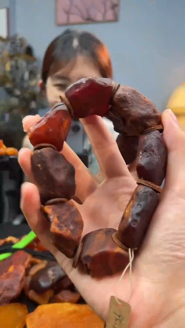 未镶嵌琥珀手串富****?手串