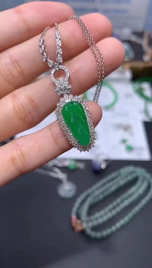 翡翠18K金镶嵌颈饰模式推广期48小时鉴赏期