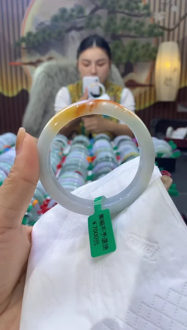 【闪购商品】翡翠手镯未镶嵌多人02210