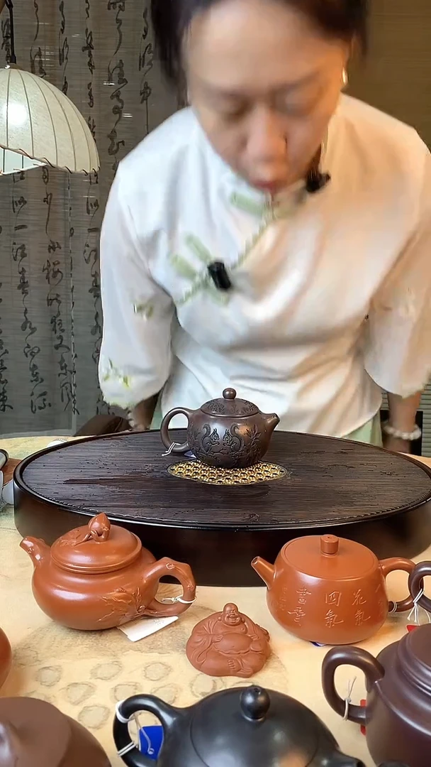 茶壶紫砂松鼠西施 赤龙血砂