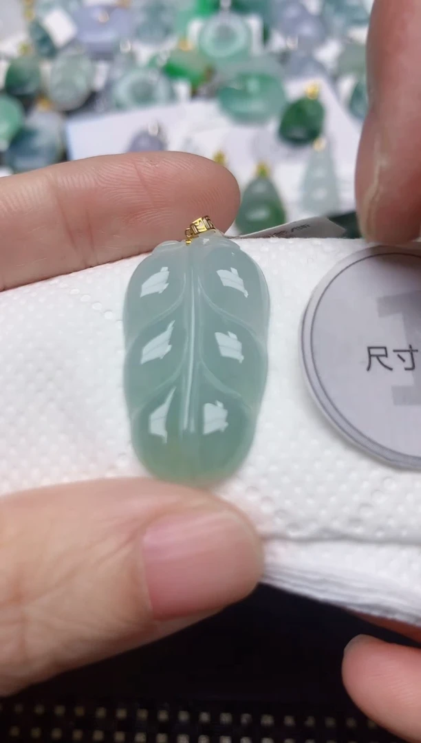 颈饰18K金镶嵌翡翠天然缅甸A货翡翠