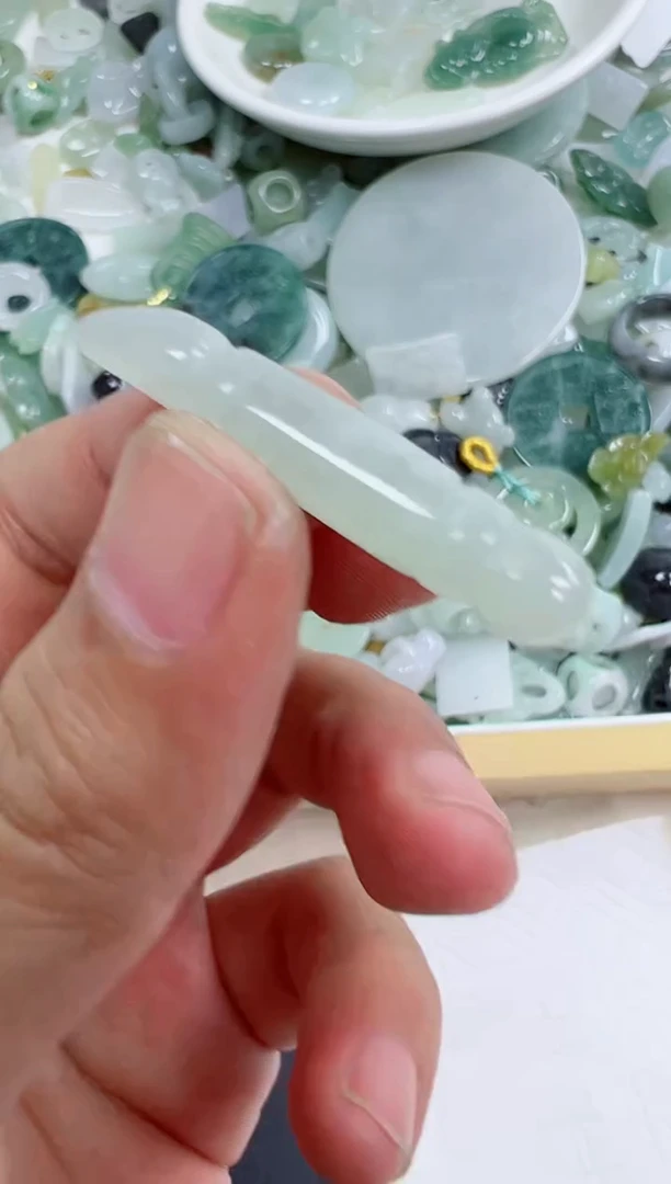 裸石翡翠147号，A货翡翠