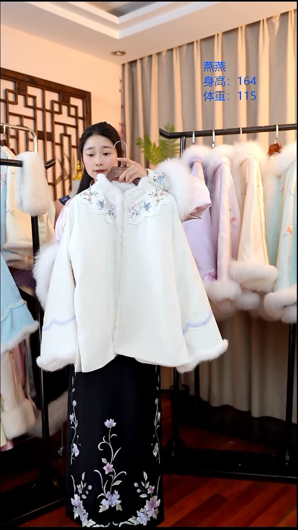 刺绣白色桑蚕丝冬款上衣