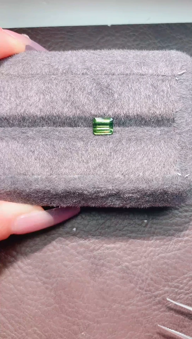 未镶嵌珠宝半成品绿色碧玺1.55ct