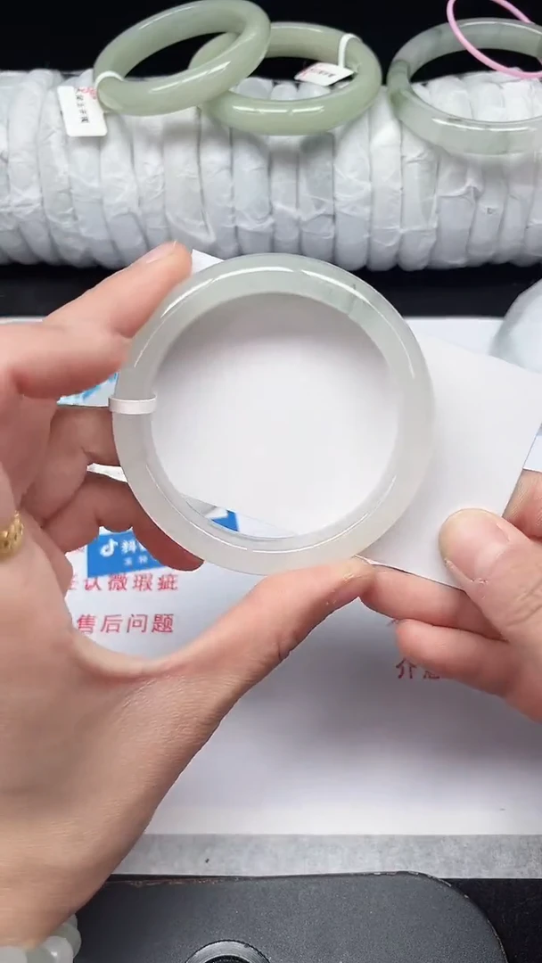 未镶嵌手镯石英质玉64-56/57