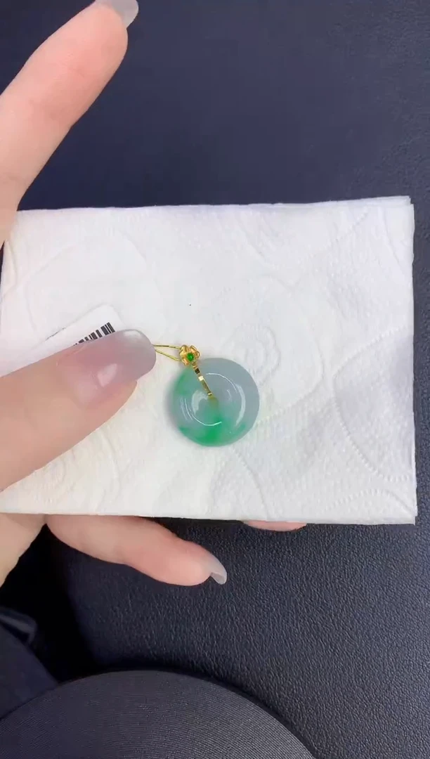 颈饰18K金镶嵌翡翠缅甸天然翡翠A货