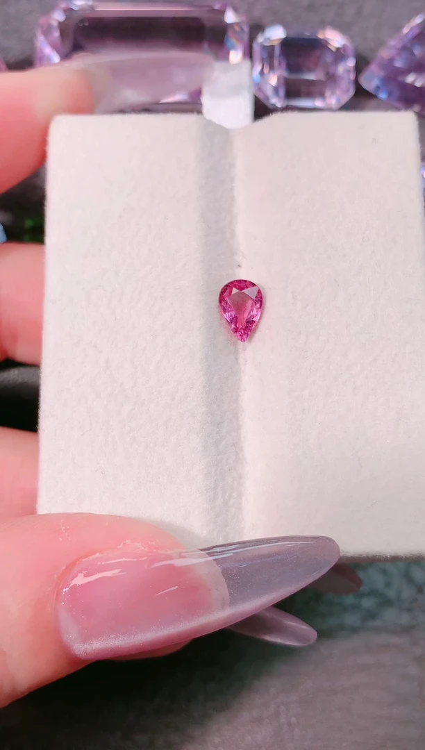 未镶嵌珠宝半成品碧玺0.72ct天然卢比莱碧玺裸石